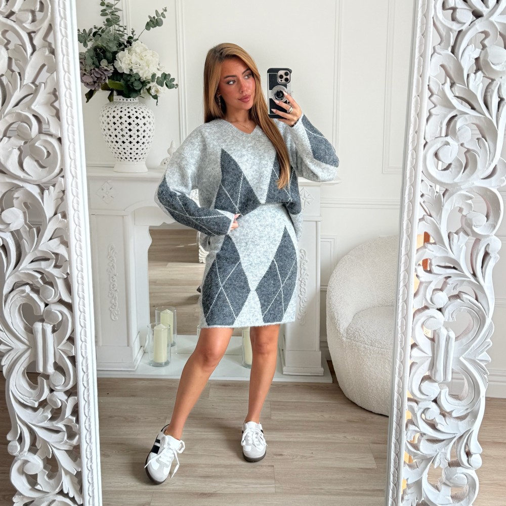 ENSEMBLE JUPE ET PULL QUADRILLAGE