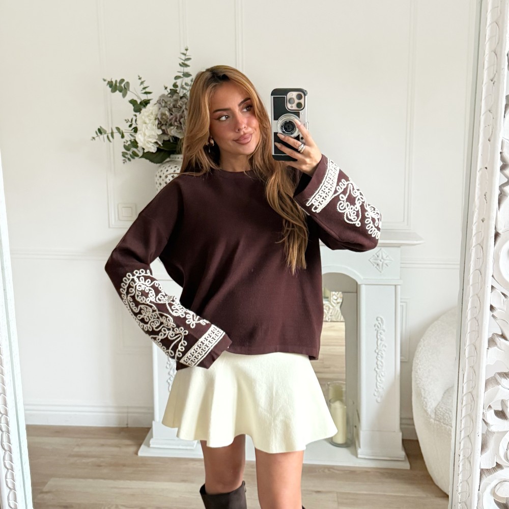 PULL MANCHES BRODÉES