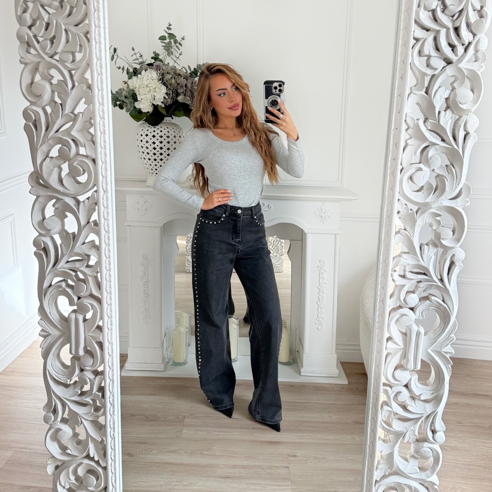 JEAN COUPE DROITE CLOUTÉ ZELIE