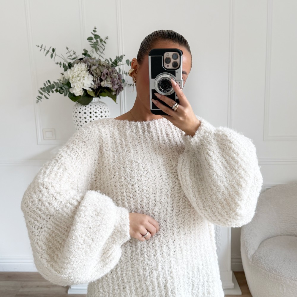 MAXI PULL DOUDOU BLANC CASSÉ